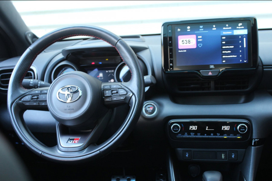 Toyota Yaris 1.5 Hybrid 116pk GR Sport AUTOMAAT Panoramadak JBL HUD NL-Auto NAP