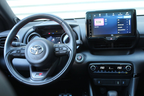 Toyota Yaris 1.5 Hybrid 116pk GR Sport AUTOMAAT Panoramadak JBL HUD NL-Auto NAP