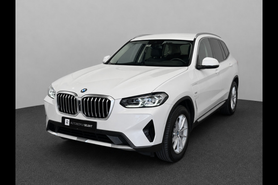 BMW X3 XDrive30e | NIeuw model | Trekhaak | LED | Keyless | 360 camera | Stoelverwarming | 1e eigenaar