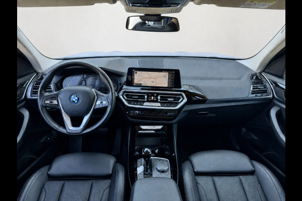 BMW X3 XDrive30e | NIeuw model | Trekhaak | LED | Keyless | 360 camera | Stoelverwarming | 1e eigenaar