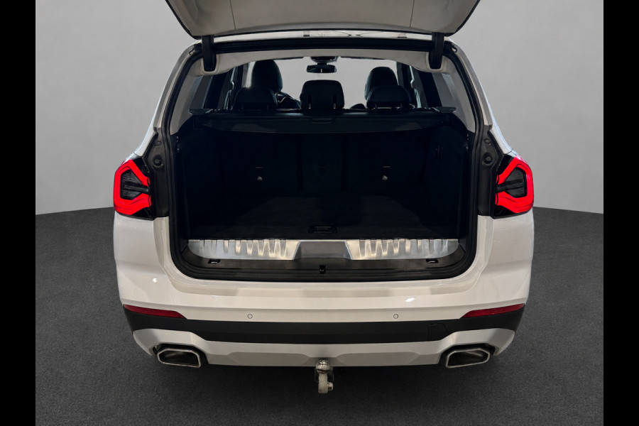 BMW X3 XDrive30e | NIeuw model | Trekhaak | LED | Keyless | 360 camera | Stoelverwarming | 1e eigenaar