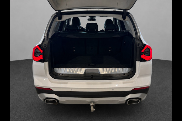 BMW X3 XDrive30e | NIeuw model | Trekhaak | LED | Keyless | 360 camera | Stoelverwarming | 1e eigenaar