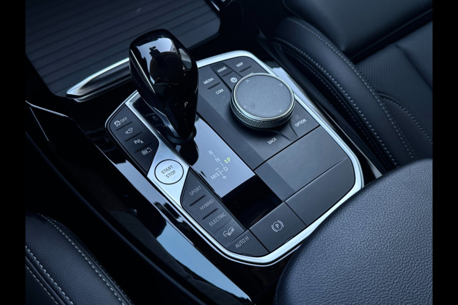 BMW X3 XDrive30e | NIeuw model | Trekhaak | LED | Keyless | 360 camera | Stoelverwarming | 1e eigenaar
