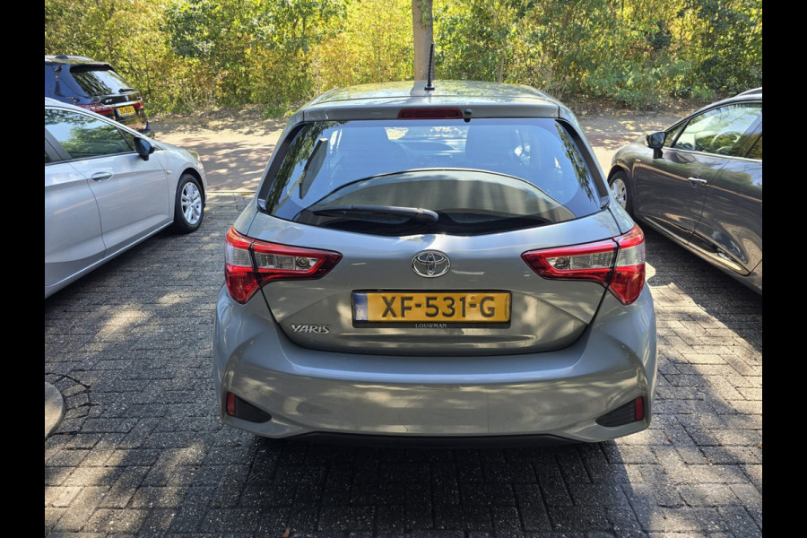 Toyota Yaris 1.5 VVT-i Active | 2E EIGENAAR | 3/6 OF 12 MND GARANTIE | CAMERA | AIRCO | NW APK |