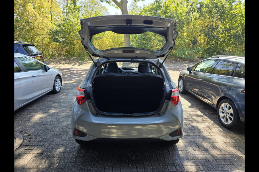 Toyota Yaris 1.5 VVT-i Active | 2E EIGENAAR | 3/6 OF 12 MND GARANTIE | CAMERA | AIRCO | NW APK |