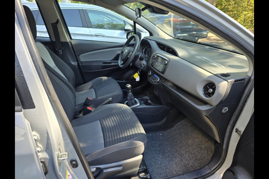 Toyota Yaris 1.5 VVT-i Active | 2E EIGENAAR | 3/6 OF 12 MND GARANTIE | CAMERA | AIRCO | NW APK |