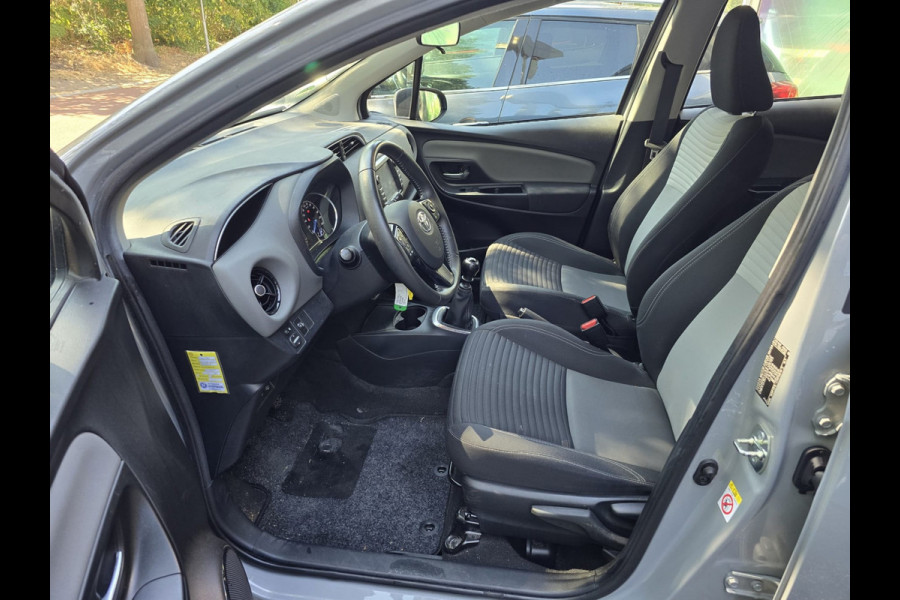 Toyota Yaris 1.5 VVT-i Active | 2E EIGENAAR | 3/6 OF 12 MND GARANTIE | CAMERA | AIRCO | NW APK |