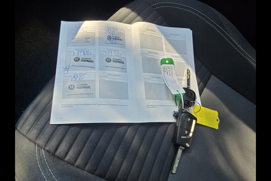 Toyota Yaris 1.5 VVT-i Active | 2E EIGENAAR | 3/6 OF 12 MND GARANTIE | CAMERA | AIRCO | NW APK |
