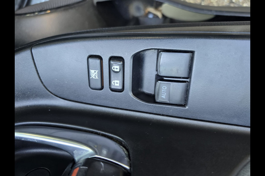 Toyota Yaris 1.5 VVT-i Active | 2E EIGENAAR | 3/6 OF 12 MND GARANTIE | CAMERA | AIRCO | NW APK |