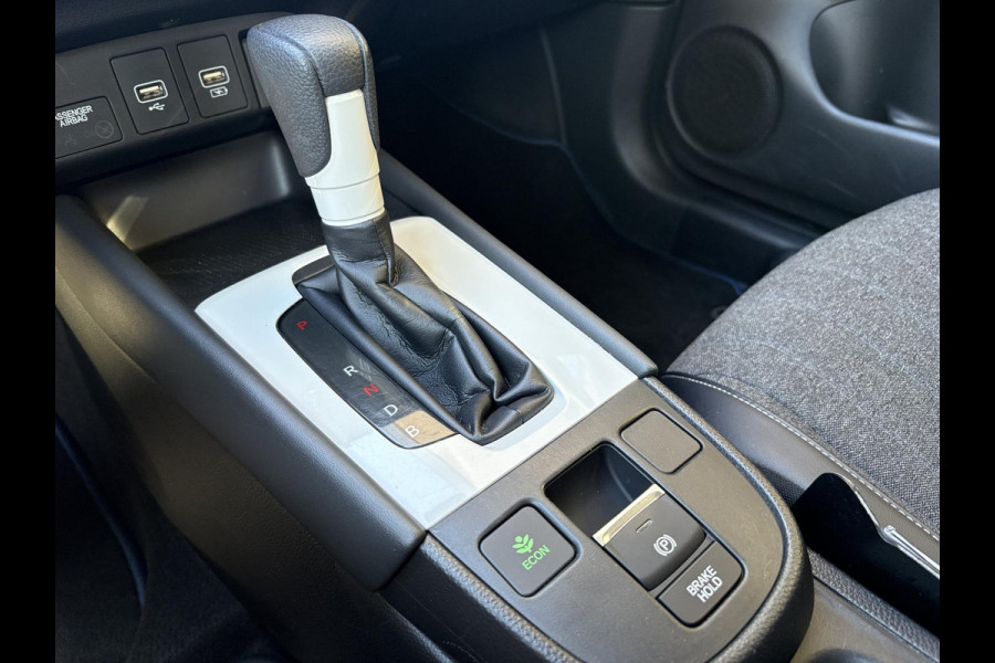 Honda Jazz 1.5 e:HEV Elegance | Stoelverwarming | Cruise control Adaptief | Camera | Android auto/Apple carplay |
