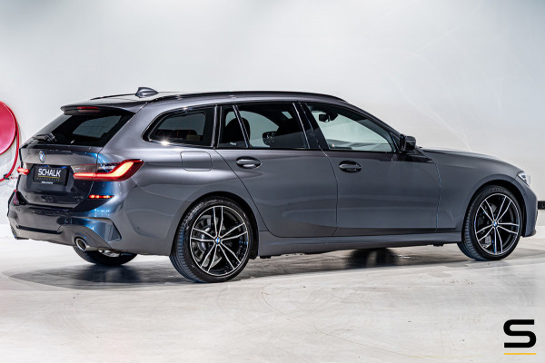BMW 3 Serie Touring 330e Business Edition Plus|M-sport|1eig