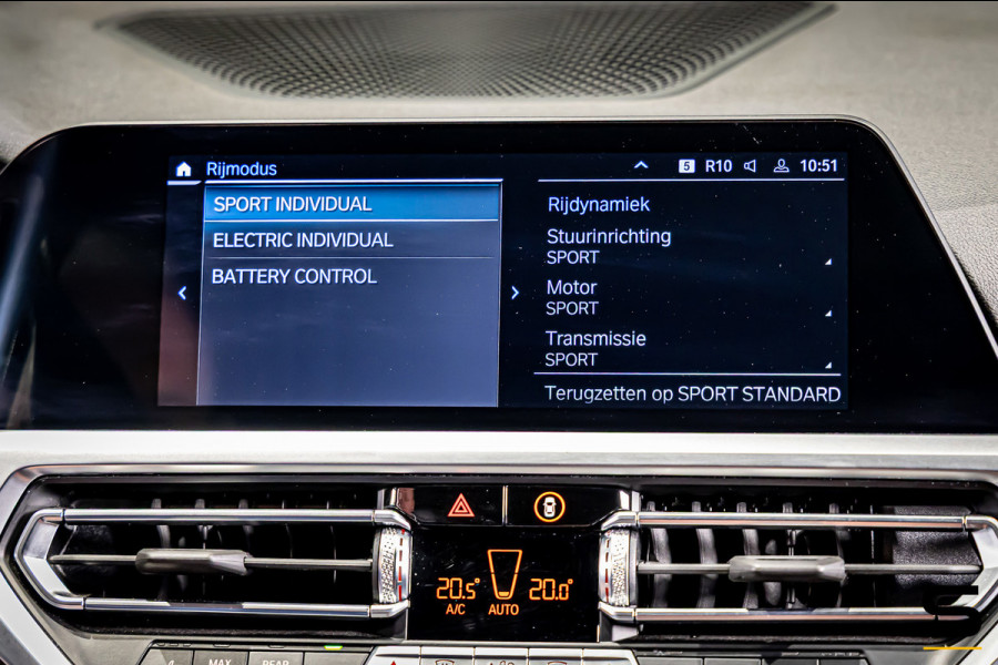 BMW 3 Serie Touring 330e Business Edition Plus|M-sport|1eig