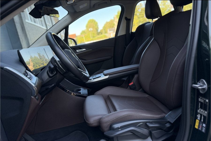 BMW 2 Serie Active Tourer 225e xDrive | Sportleder | M-Stuurwiel | Camera | Carplay
