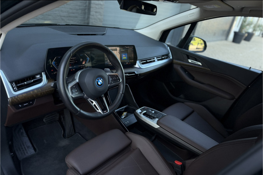 BMW 2 Serie Active Tourer 225e xDrive | Sportleder | M-Stuurwiel | Camera | Carplay