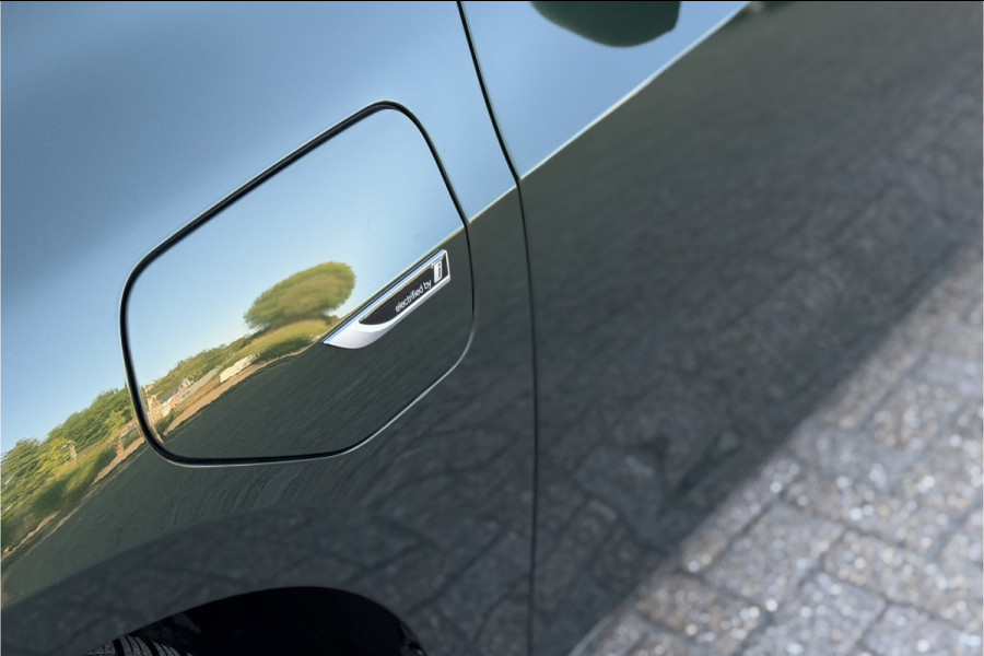 BMW 2 Serie Active Tourer 225e xDrive | Sportleder | M-Stuurwiel | Camera | Carplay