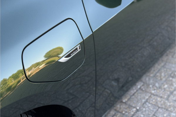 BMW 2 Serie Active Tourer 225e xDrive | Sportleder | M-Stuurwiel | Camera | Carplay