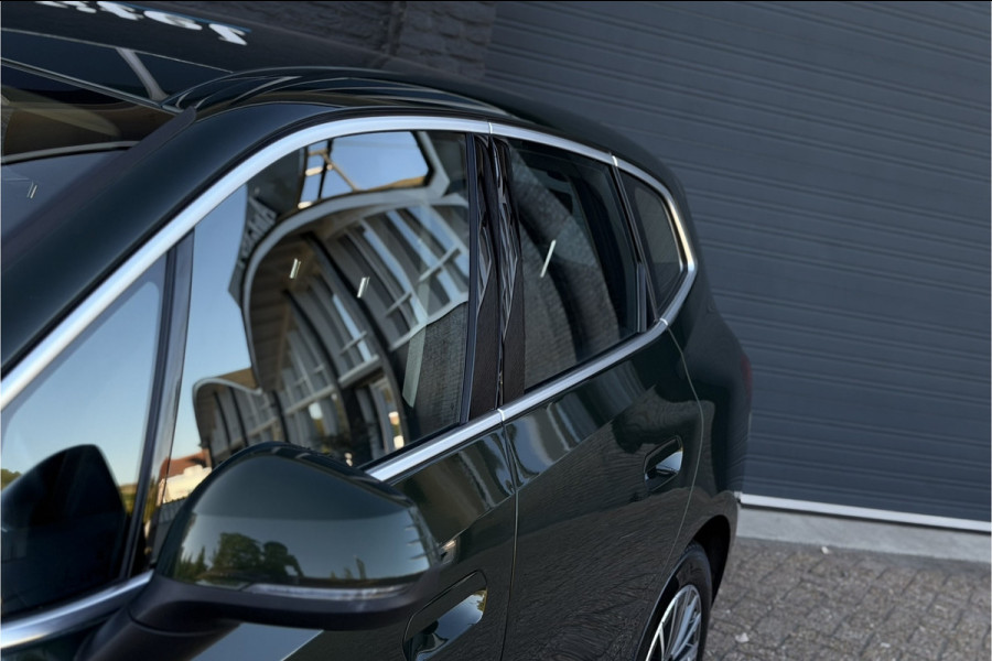 BMW 2 Serie Active Tourer 225e xDrive | Sportleder | M-Stuurwiel | Camera | Carplay