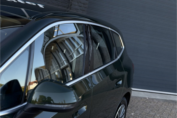 BMW 2 Serie Active Tourer 225e xDrive | Sportleder | M-Stuurwiel | Camera | Carplay