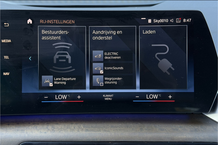 BMW 2 Serie Active Tourer 225e xDrive | Sportleder | M-Stuurwiel | Camera | Carplay