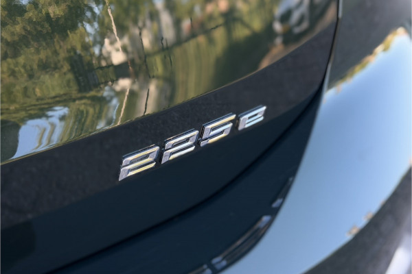 BMW 2 Serie Active Tourer 225e xDrive | Sportleder | M-Stuurwiel | Camera | Carplay