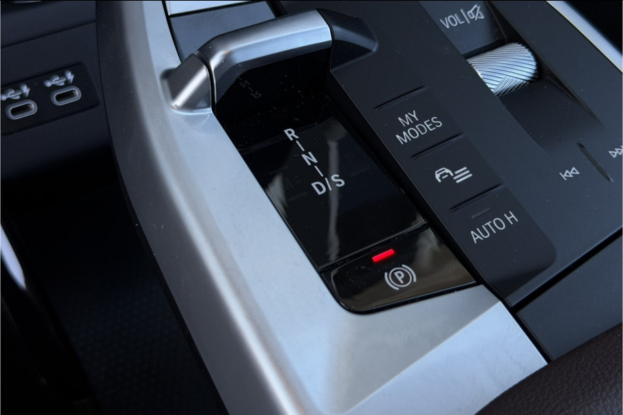 BMW 2 Serie Active Tourer 225e xDrive | Sportleder | M-Stuurwiel | Camera | Carplay