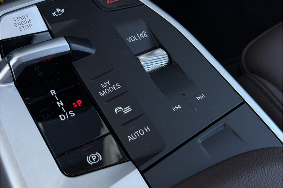 BMW 2 Serie Active Tourer 225e xDrive | Sportleder | M-Stuurwiel | Camera | Carplay