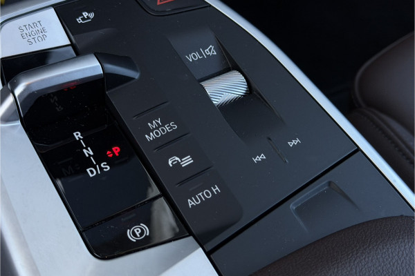BMW 2 Serie Active Tourer 225e xDrive | Sportleder | M-Stuurwiel | Camera | Carplay