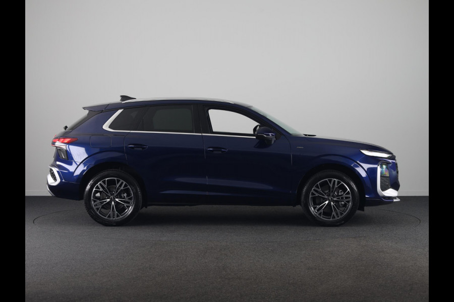 Audi Q3 Advanced edition e-hybrid 272 pk | Techniekpakket plus | S line interieur sportstoelen | Laadconcept compact | Privacy glas |