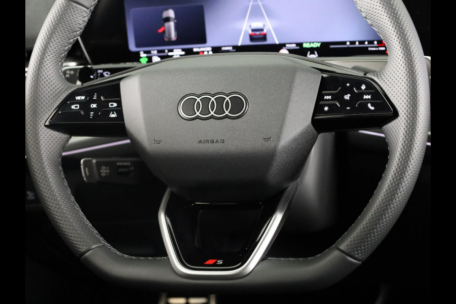Audi Q3 Advanced edition e-hybrid 272 pk | Techniekpakket plus | S line interieur sportstoelen | Laadconcept compact | Privacy glas |