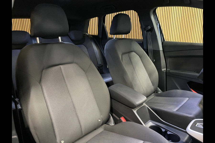 Audi Q4 e-tron 35|FULL BLACK EDITION|86% SOH|20''LMV|ACC|APPLE CARPLAY|STOELVERWARMING|NAVIGATIE|NL-AUTO|NAP|1e EIGENAAR|MARGE|