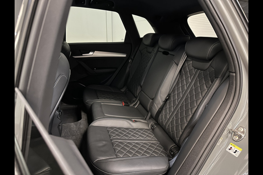 Audi Q5 55 367pk S-Line | Luchtvering | #RS Leder | Camera | Virtual | Keyless | Trekhaak 1750kg | Quantum Grijs | 3-Zone Clima. | Mw.Pr; 87848,=.