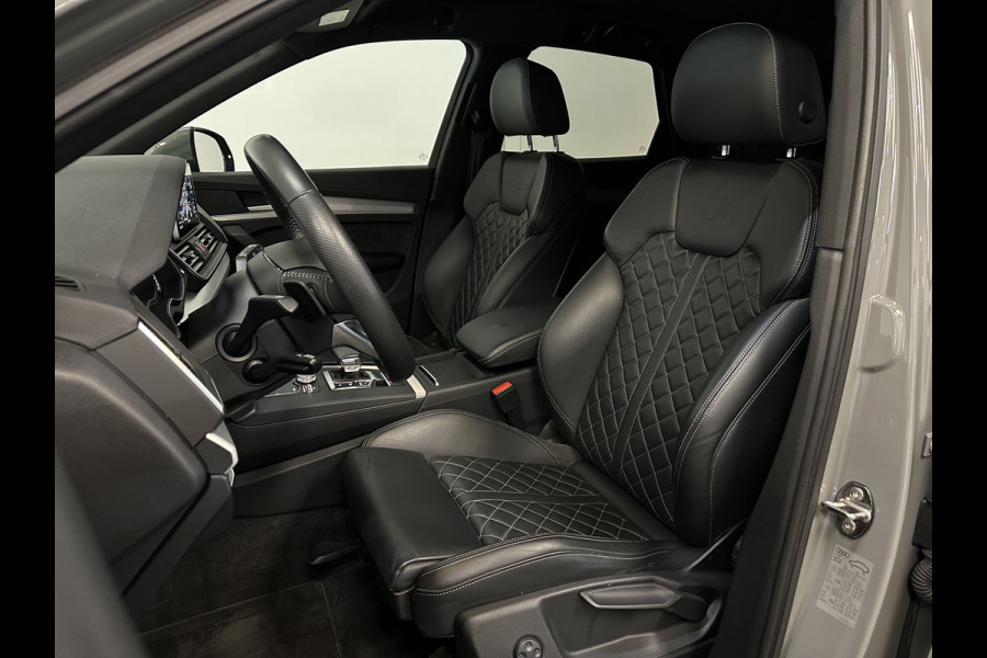 Audi Q5 55 367pk S-Line | Luchtvering | #RS Leder | Camera | Virtual | Keyless | Trekhaak 1750kg | Quantum Grijs | 3-Zone Clima. | Mw.Pr; 87848,=.