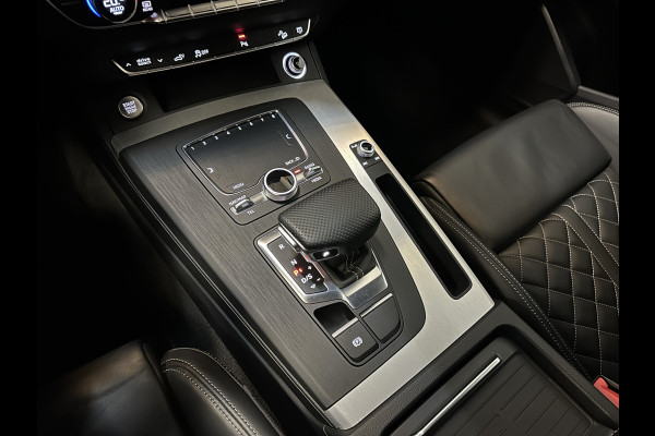 Audi Q5 55 367pk S-Line | Luchtvering | #RS Leder | Camera | Virtual | Keyless | Trekhaak 1750kg | Quantum Grijs | 3-Zone Clima. | Mw.Pr; 87848,=.