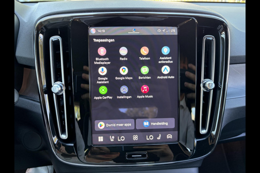 Volvo XC40 Core Recharge Pure Electric 2WD SOH 98% | STOEL STUUR VERWARMING | RIJKLAAR MET 12 MND BOVAG GARANTIE | ACHTERUITRIJCAMERA | CRUISE |