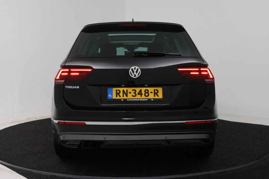 Volkswagen Tiguan 1.4 TSI ACT Highline (PANORAMADAK, CAMERA, DIGITALE COCKPIT, TREKHAAK WEGKLAPBAAR, MASSAGE STOELEN)
