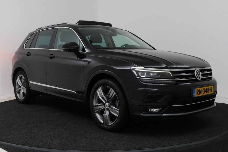 Volkswagen Tiguan 1.4 TSI ACT Highline (PANORAMADAK, CAMERA, DIGITALE COCKPIT, TREKHAAK WEGKLAPBAAR, MASSAGE STOELEN)