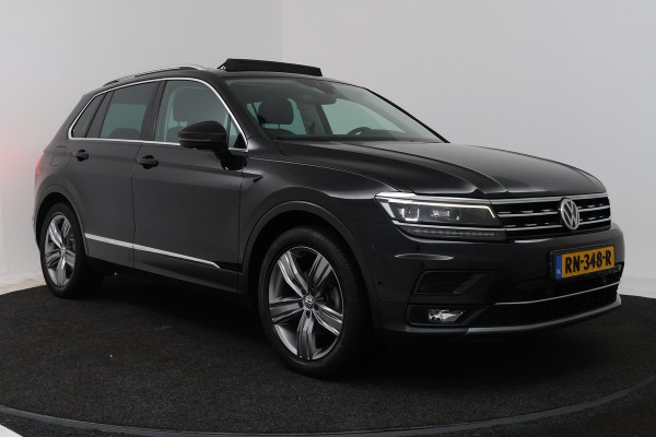 Volkswagen Tiguan 1.4 TSI ACT Highline (PANORAMADAK, CAMERA, DIGITALE COCKPIT, TREKHAAK WEGKLAPBAAR, MASSAGE STOELEN)