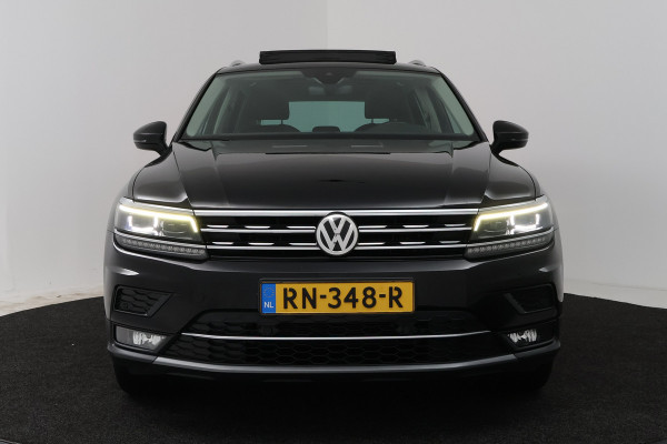 Volkswagen Tiguan 1.4 TSI ACT Highline (PANORAMADAK, CAMERA, DIGITALE COCKPIT, TREKHAAK WEGKLAPBAAR, MASSAGE STOELEN)
