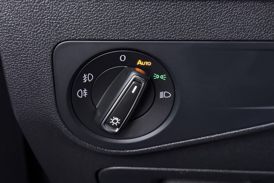 Volkswagen Tiguan 1.4 TSI ACT Highline (PANORAMADAK, CAMERA, DIGITALE COCKPIT, TREKHAAK WEGKLAPBAAR, MASSAGE STOELEN)