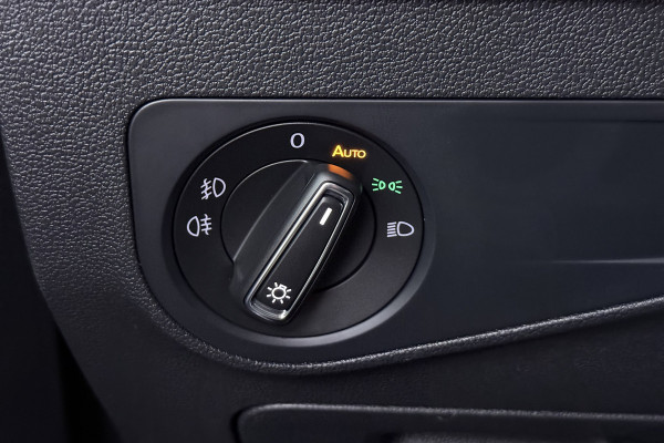 Volkswagen Tiguan 1.4 TSI ACT Highline (PANORAMADAK, CAMERA, DIGITALE COCKPIT, TREKHAAK WEGKLAPBAAR, MASSAGE STOELEN)