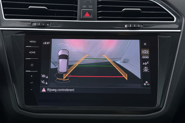 Volkswagen Tiguan 1.4 TSI ACT Highline (PANORAMADAK, CAMERA, DIGITALE COCKPIT, TREKHAAK WEGKLAPBAAR, MASSAGE STOELEN)