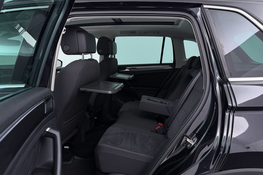 Volkswagen Tiguan 1.4 TSI ACT Highline (PANORAMADAK, CAMERA, DIGITALE COCKPIT, TREKHAAK WEGKLAPBAAR, MASSAGE STOELEN)