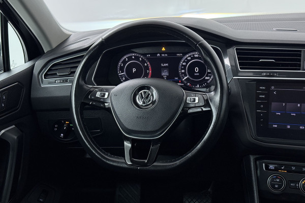 Volkswagen Tiguan 1.4 TSI ACT Highline (PANORAMADAK, CAMERA, DIGITALE COCKPIT, TREKHAAK WEGKLAPBAAR, MASSAGE STOELEN)