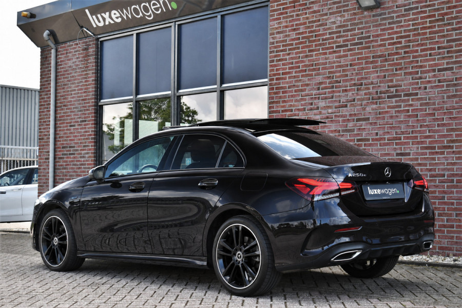 Mercedes-Benz A-Klasse 250 e AMG Line Pano Night Carplay Camera