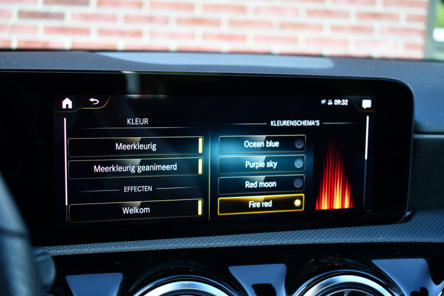 Mercedes-Benz A-Klasse 250 e AMG Line Pano Night Carplay Camera