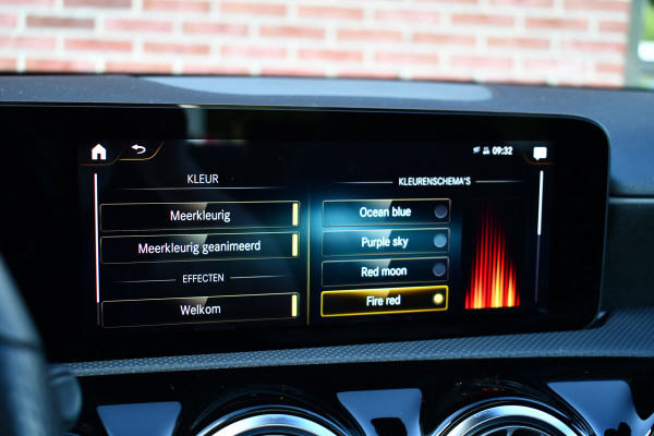 Mercedes-Benz A-Klasse 250 e AMG Line Pano Night Carplay Camera