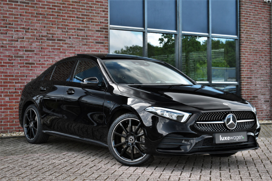 Mercedes-Benz A-Klasse 250 e AMG Line Pano Night Carplay Camera