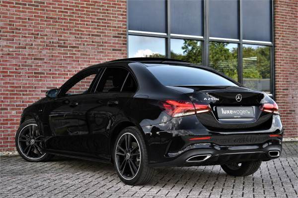 Mercedes-Benz A-Klasse 250 e AMG Line Pano Night Carplay Camera