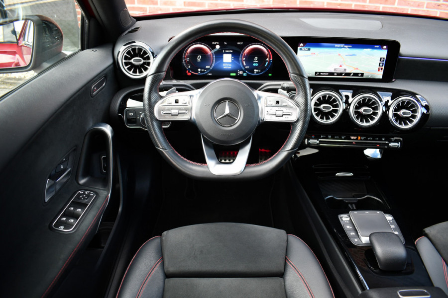 Mercedes-Benz A-Klasse 250 e AMG Line Pano Night Carplay Camera