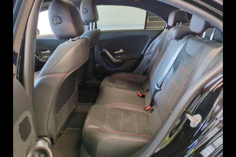 Mercedes-Benz A-Klasse 250 e AMG Line Pano Night Carplay Camera